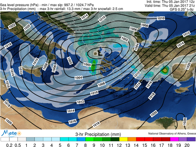 Χάρτης 1: Βαρομετική πίεση, βροχοπτώσεις και χιονοπτώσεις το βράδυ της Πέμπτης 05/01